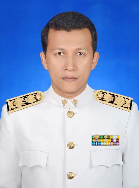 นายนรินธร ใบกอเด็ม